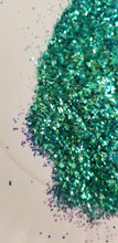 Load image into Gallery viewer, Mermaid Green colorshift Premium Glitter